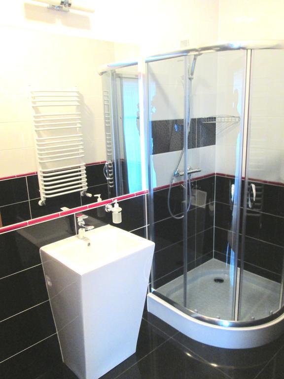 Serby Hotel
